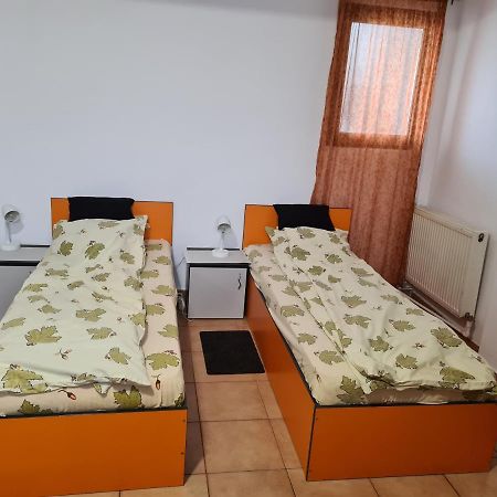 Apartamento Ogadugu Bucarest Exterior foto