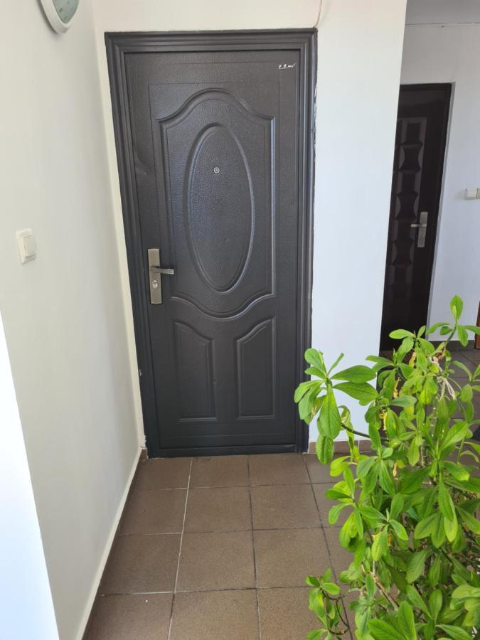 Apartamento Ogadugu Bucarest Exterior foto